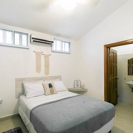 ホテル Pineapple House ボカス・タウン エクステリア 写真
