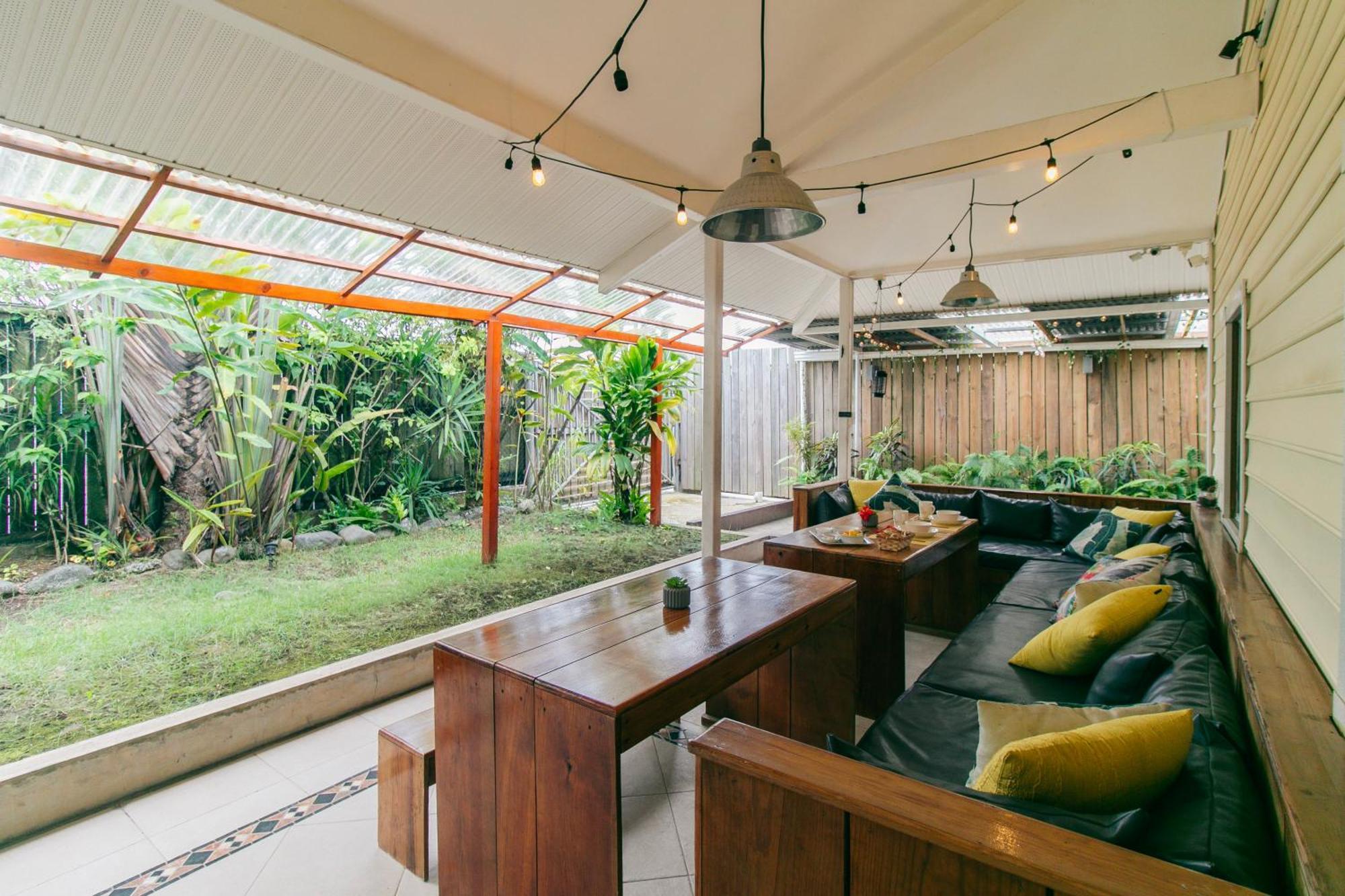 ホテル Pineapple House ボカス・タウン エクステリア 写真