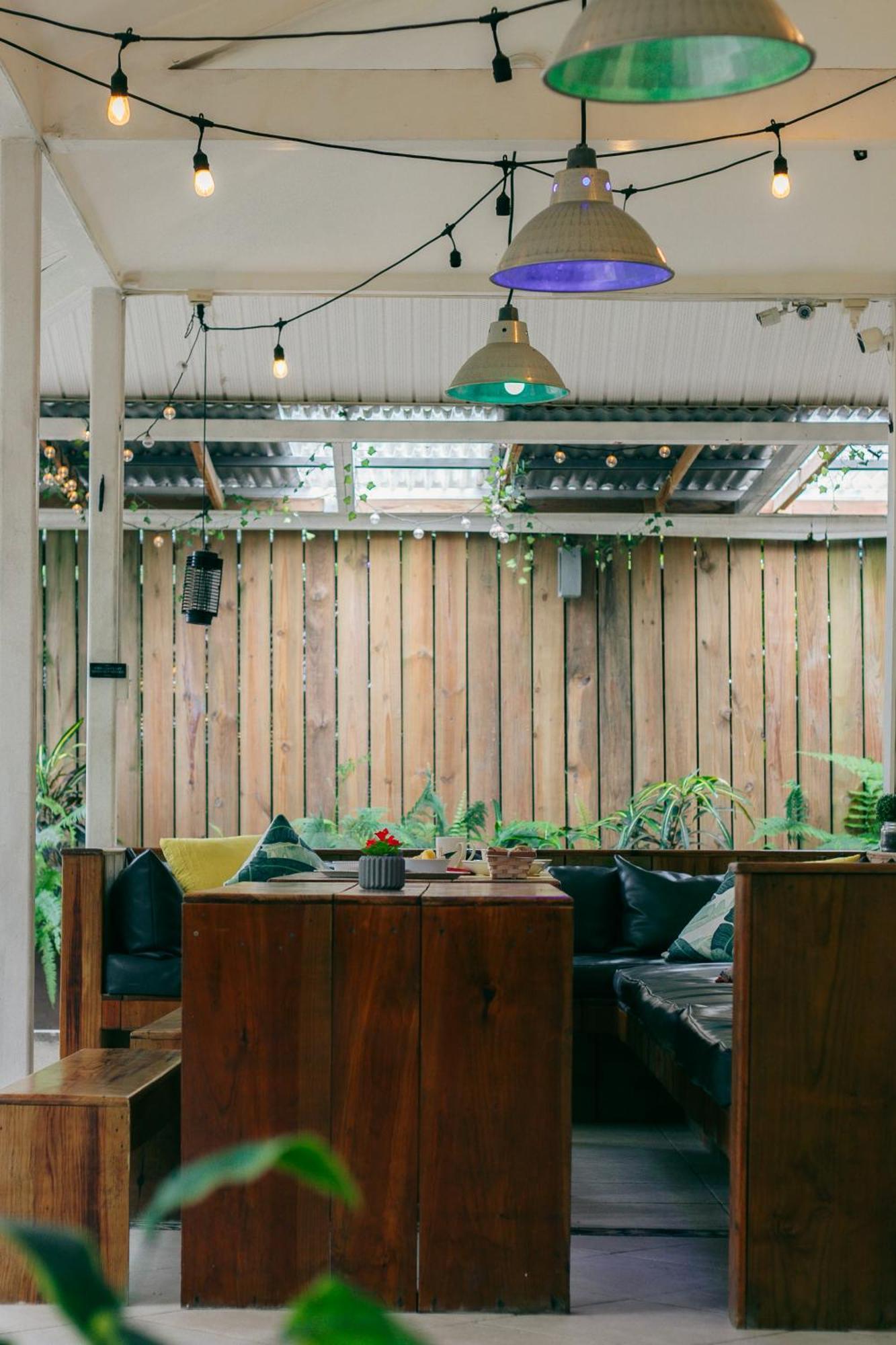 ホテル Pineapple House ボカス・タウン エクステリア 写真